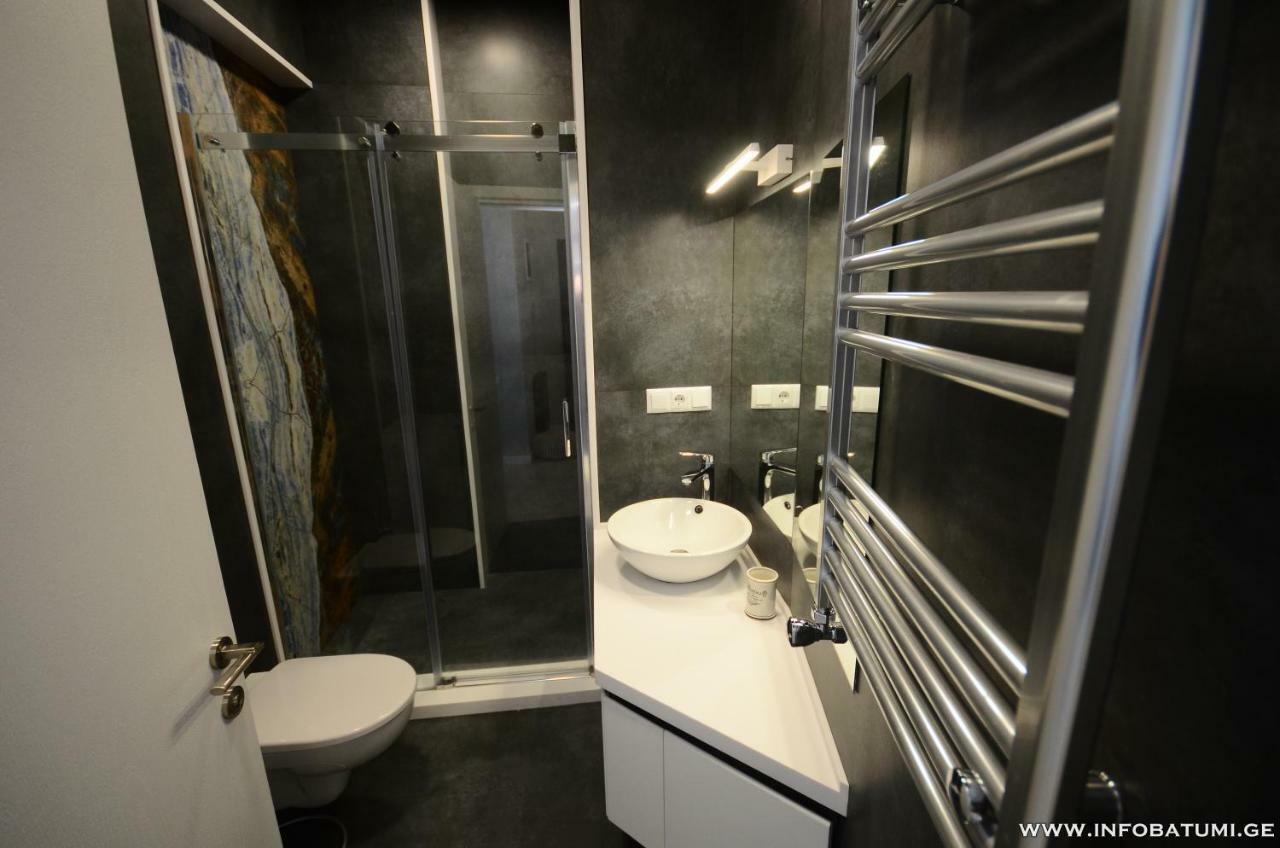 West Apartments Μπατούμι Εξωτερικό φωτογραφία